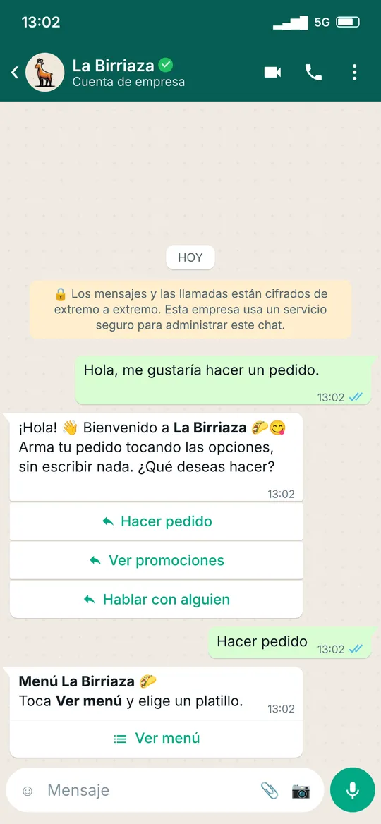 Chat de WhatsApp: La Birriaza da la bienvenida con los botones Hacer pedido, Ver promociones y Hablar con alguien.