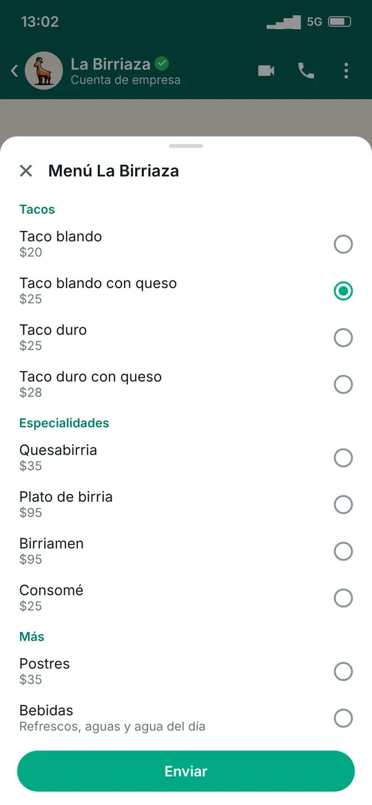 Menú desplegado en WhatsApp con tacos, especialidades, postres y bebidas con sus precios.